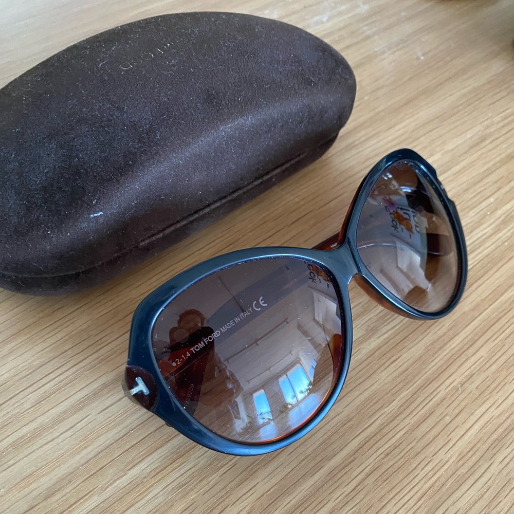 Tortoise Shell Tom Ford Oversized Sunglasses (Gre… - image 6